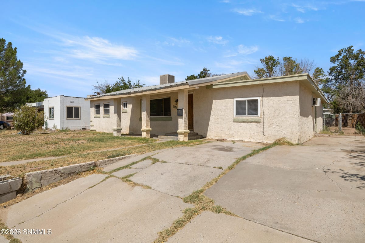 334 Keathley Drive, Las Cruces, NM 88005 photo 2