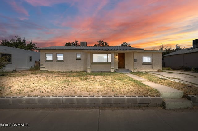 334 Keathley Drive, Las Cruces, NM – 3 bedroom, 1,885 sqft single family residence for sale at $230,000