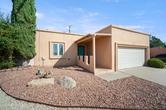 3135 Executive Hills Road, Las Cruces, NM 88011 photo 2