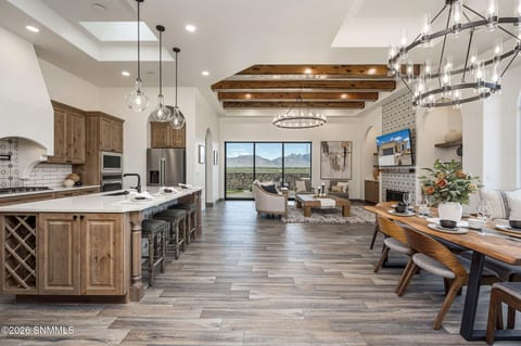 7736 Celestial Street en venta
