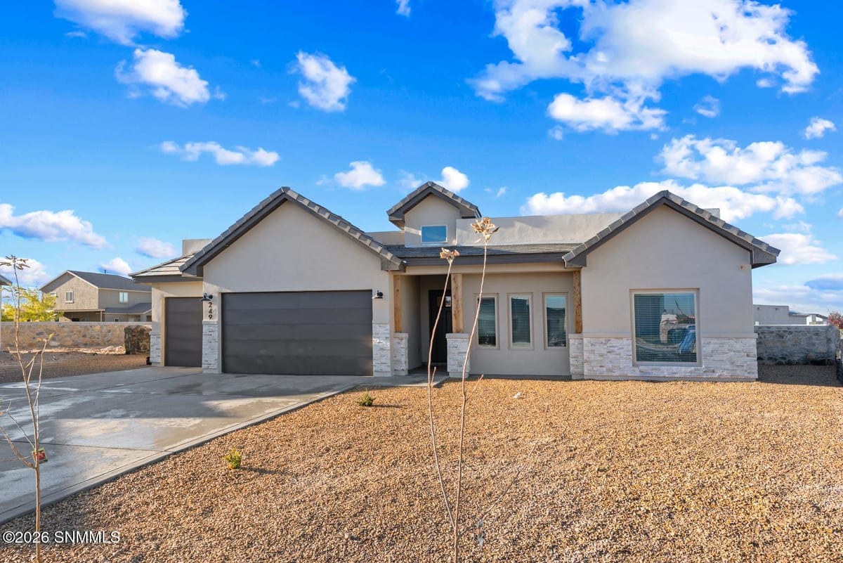 3649 Springhaven Loop, Las Cruces, NM 88012 photo 1