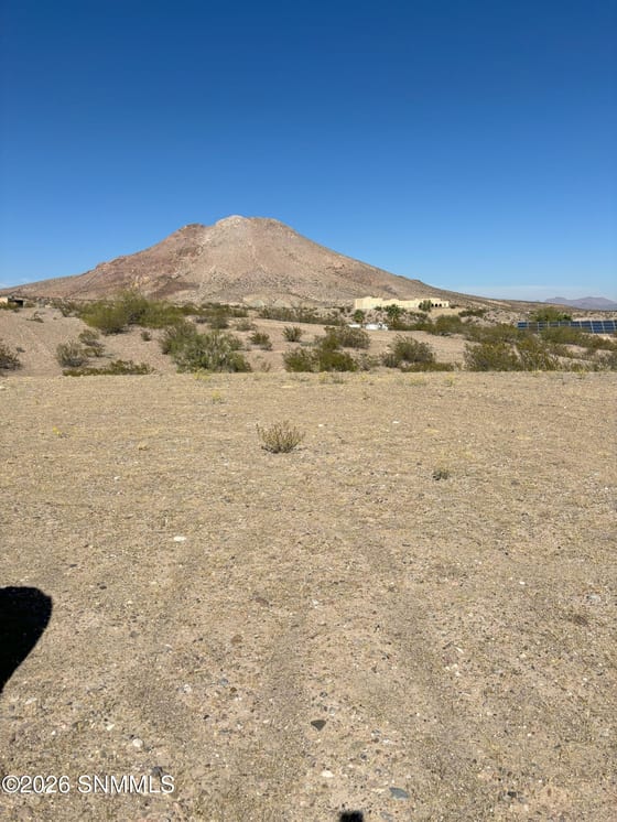 1403 Arco De Goya, Las Cruces, NM 88007 photo 2