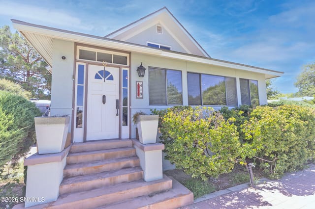 419 W College Avenue, Las Cruces, NM 88005 photo 3