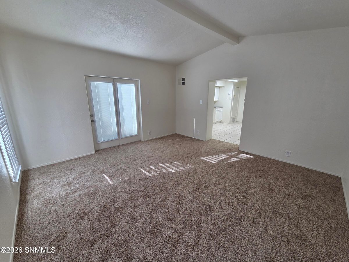 533 N Miranda Street, Las Cruces, NM 88005 photo 2