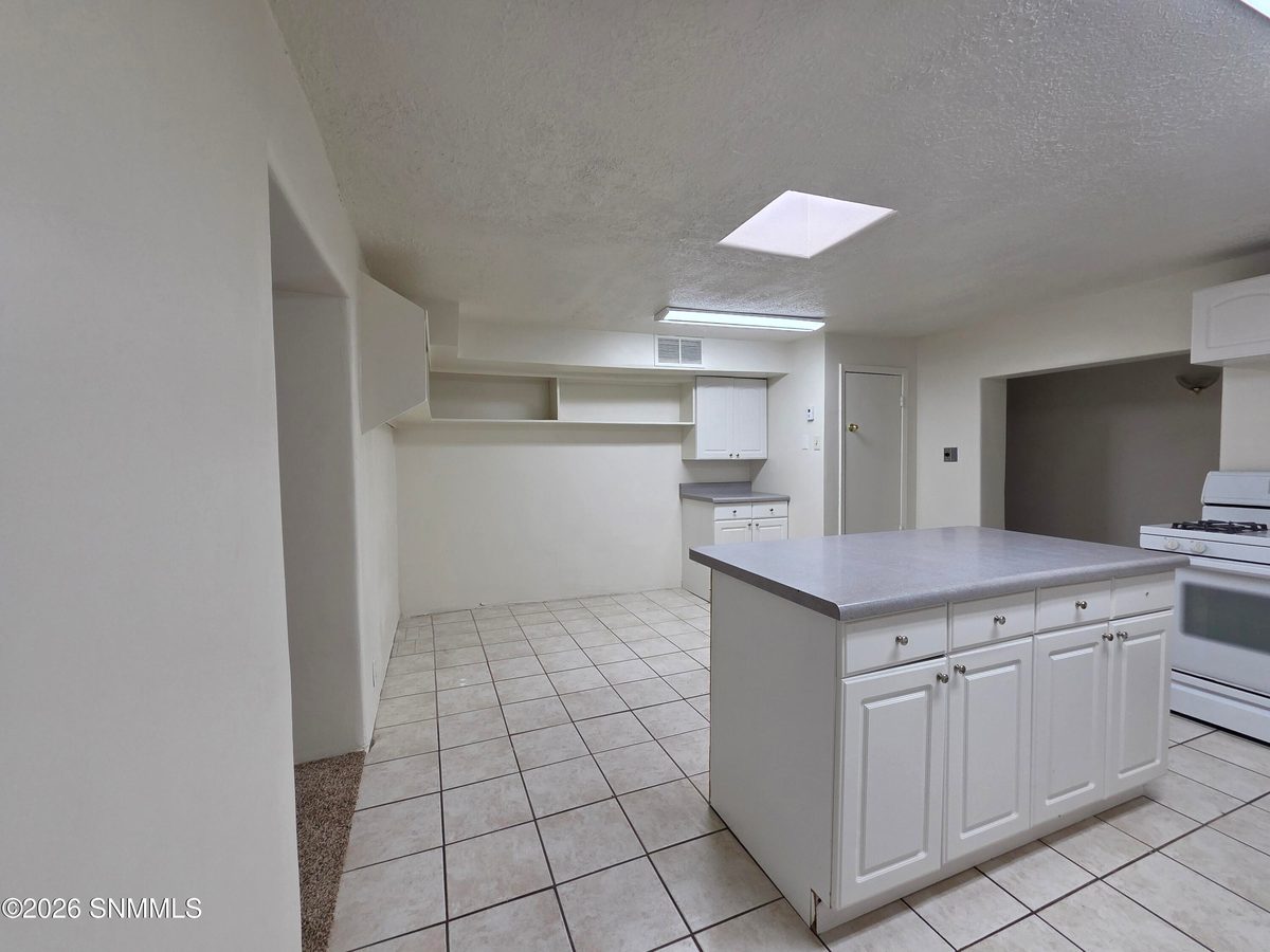 533 N Miranda Street, Las Cruces, NM 88005 photo 6