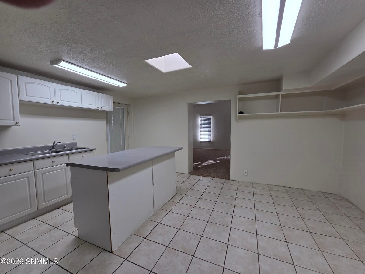 533 N Miranda Street, Las Cruces, NM 88005 photo 8