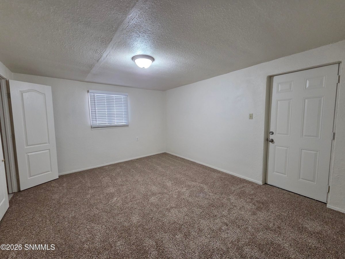 533 N Miranda Street, Las Cruces, NM 88005 photo 10
