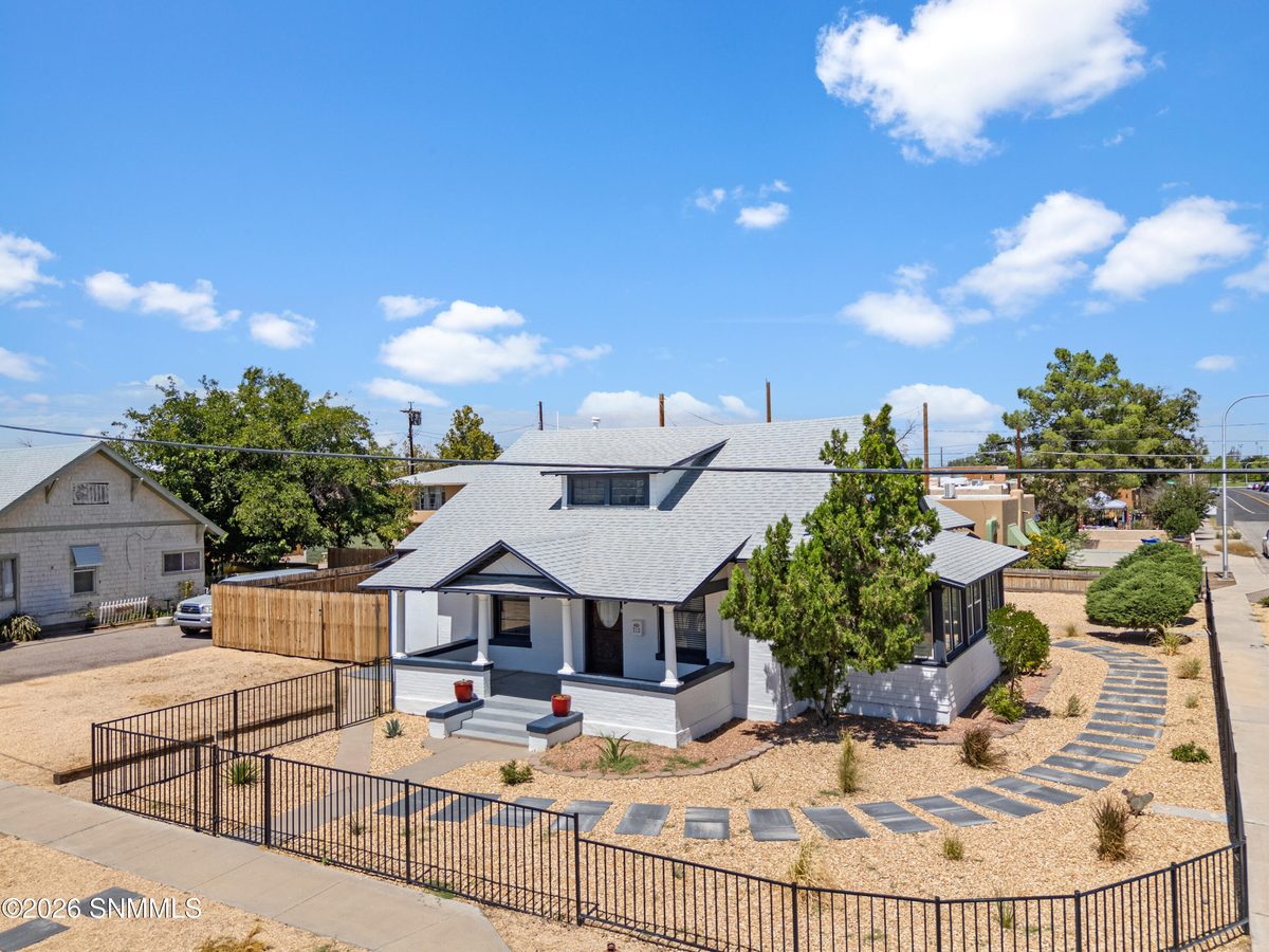 712 W Court Avenue, Las Cruces, NM 88005 photo 1