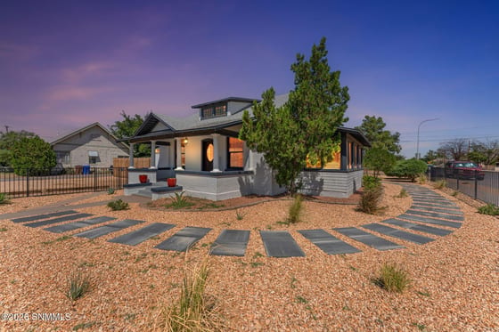712 W Court Avenue, Las Cruces, NM 88005 photo 2