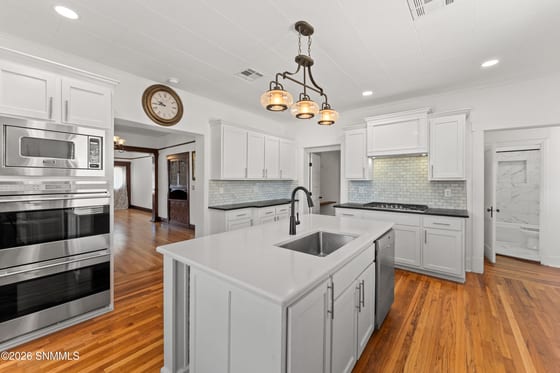712 W Court Avenue, Las Cruces, NM 88005 photo 5