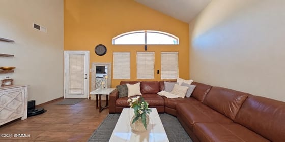 999 Gilmer Way, Las Cruces, NM 88005 photo 2