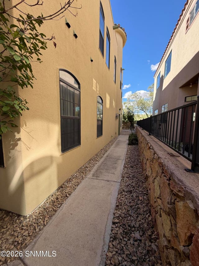 4301 Capistrano Avenue, Las Cruces, NM 88011 photo 2