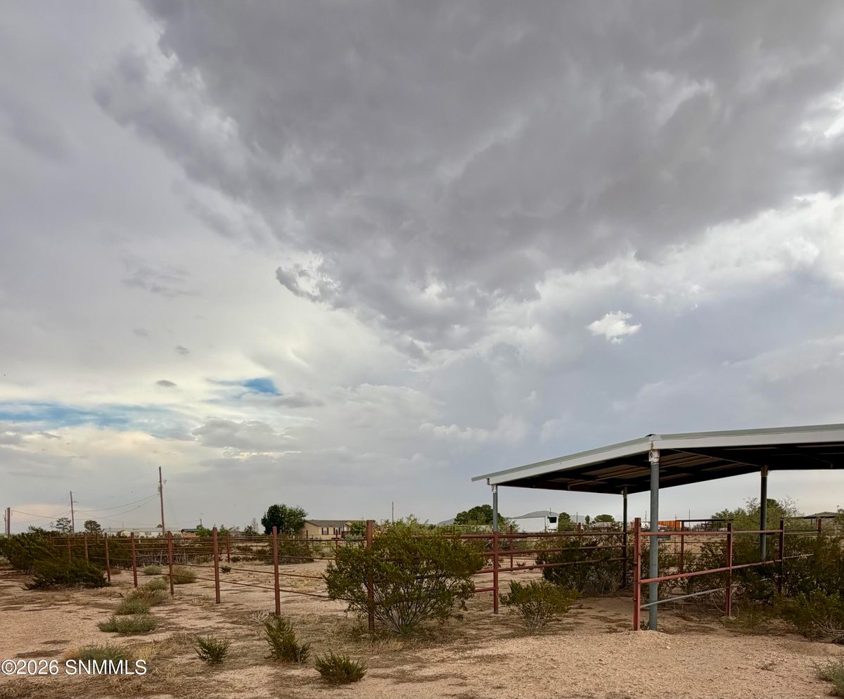2 Arapaho Road, Vado, NM 88072 photo 10
