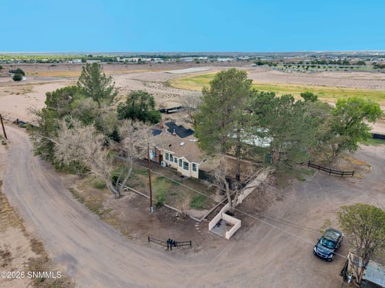 1901 W Brown Road, Las Cruces, NM 88005 photo 2