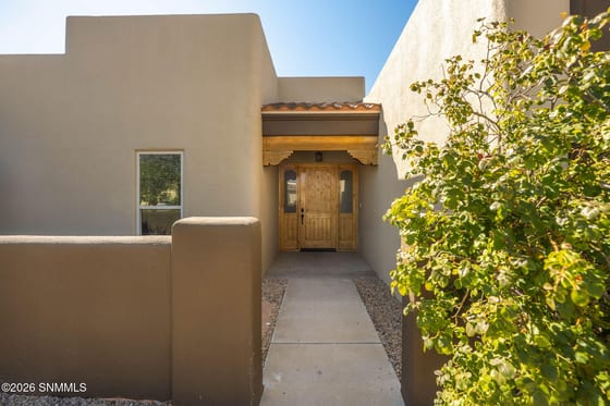 4664 Mesa Rico Drive, Las Cruces, NM 88011 photo 2