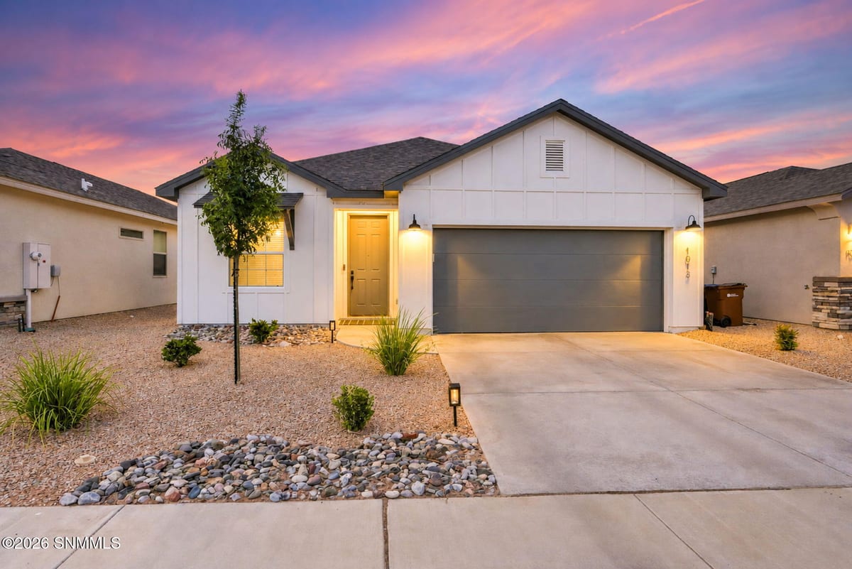 1013 Stirling Lane, Las Cruces, NM 88012 photo 1