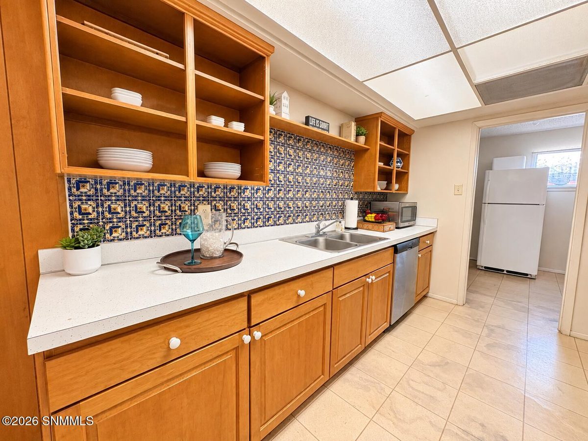 2050 Enzie Drive, Las Cruces, NM 88001 photo 3