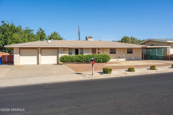 1011 Cedardale Drive, Las Cruces, NM 88005 photo 2