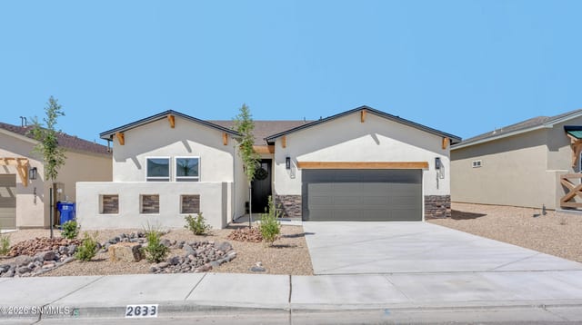 2633 Silver Hawk Avenue, Las Cruces, NM – 3 bedroom, 1,700 sqft single family residence for sale at $359,900