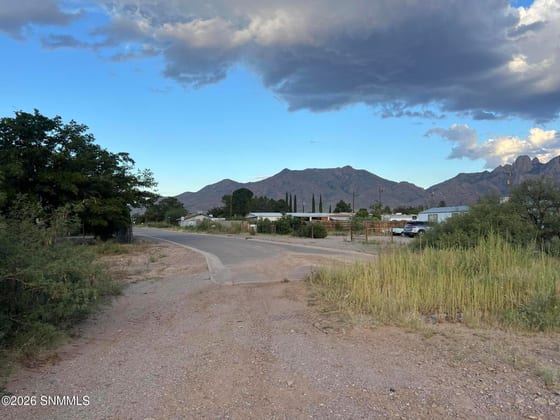 9200 Higgins Lane, Las Cruces, NM 88011 photo 2