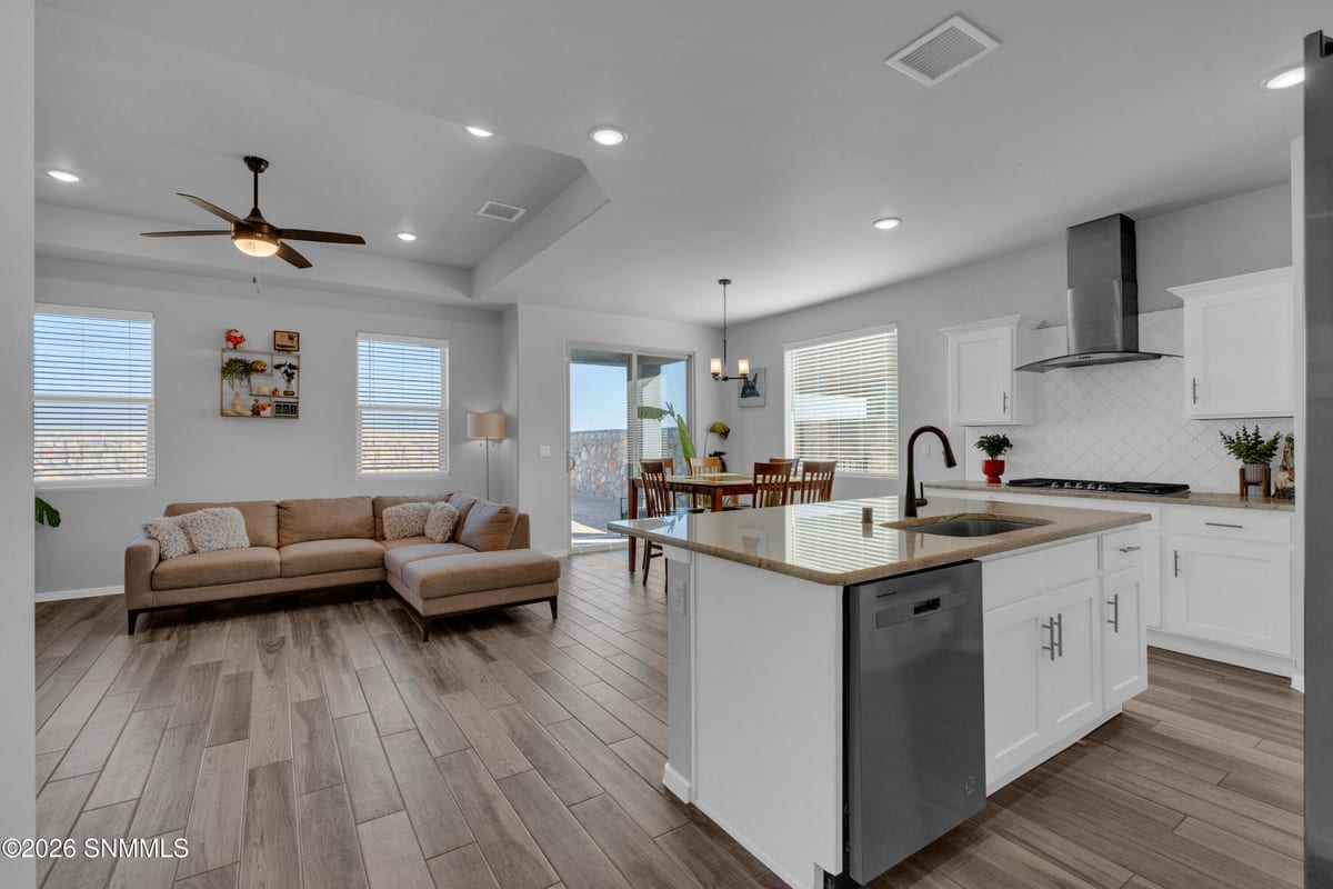 119 Monteine Trail, Santa Teresa, NM 88008 photo 5