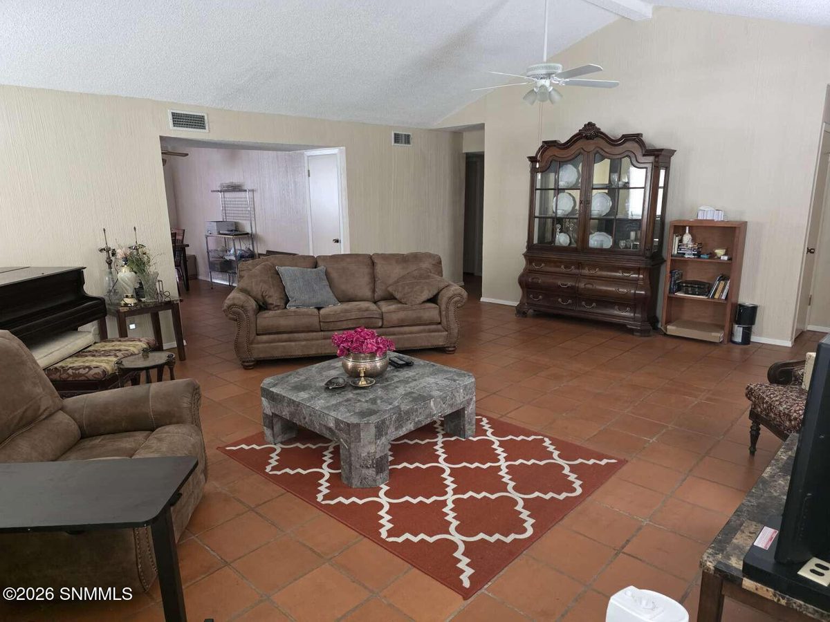 129 Jeweled Mesa Drive, Santa Teresa, NM 88008 photo 3