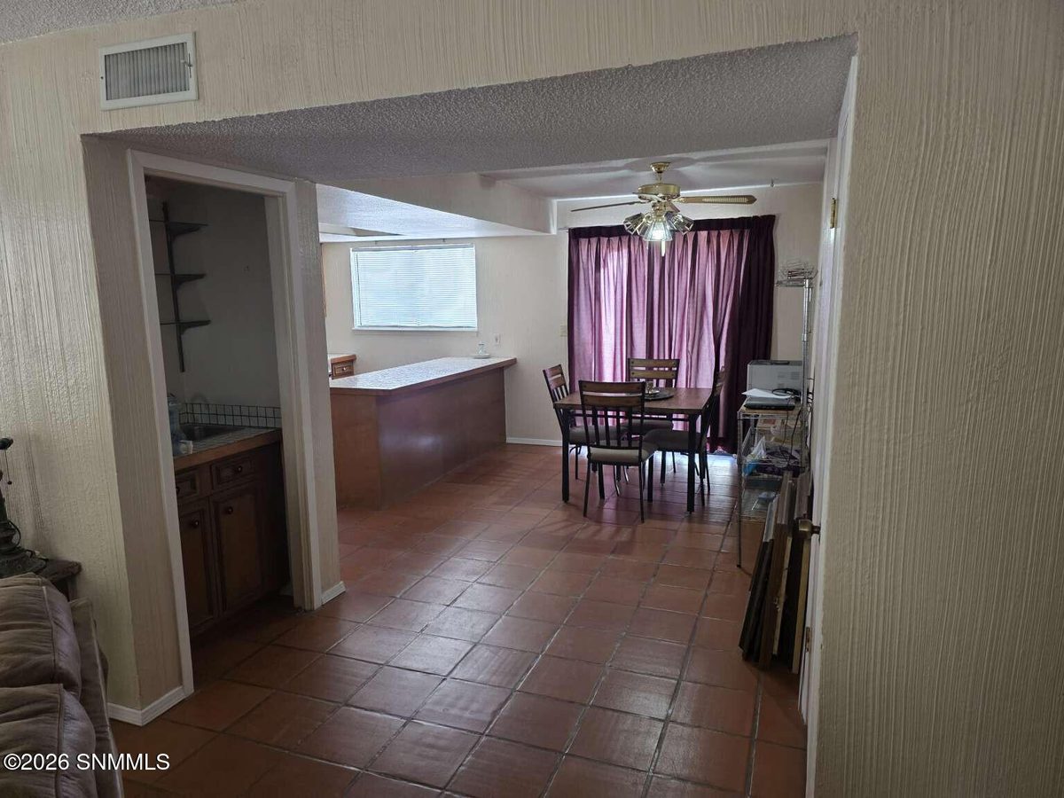 129 Jeweled Mesa Drive, Santa Teresa, NM 88008 photo 4