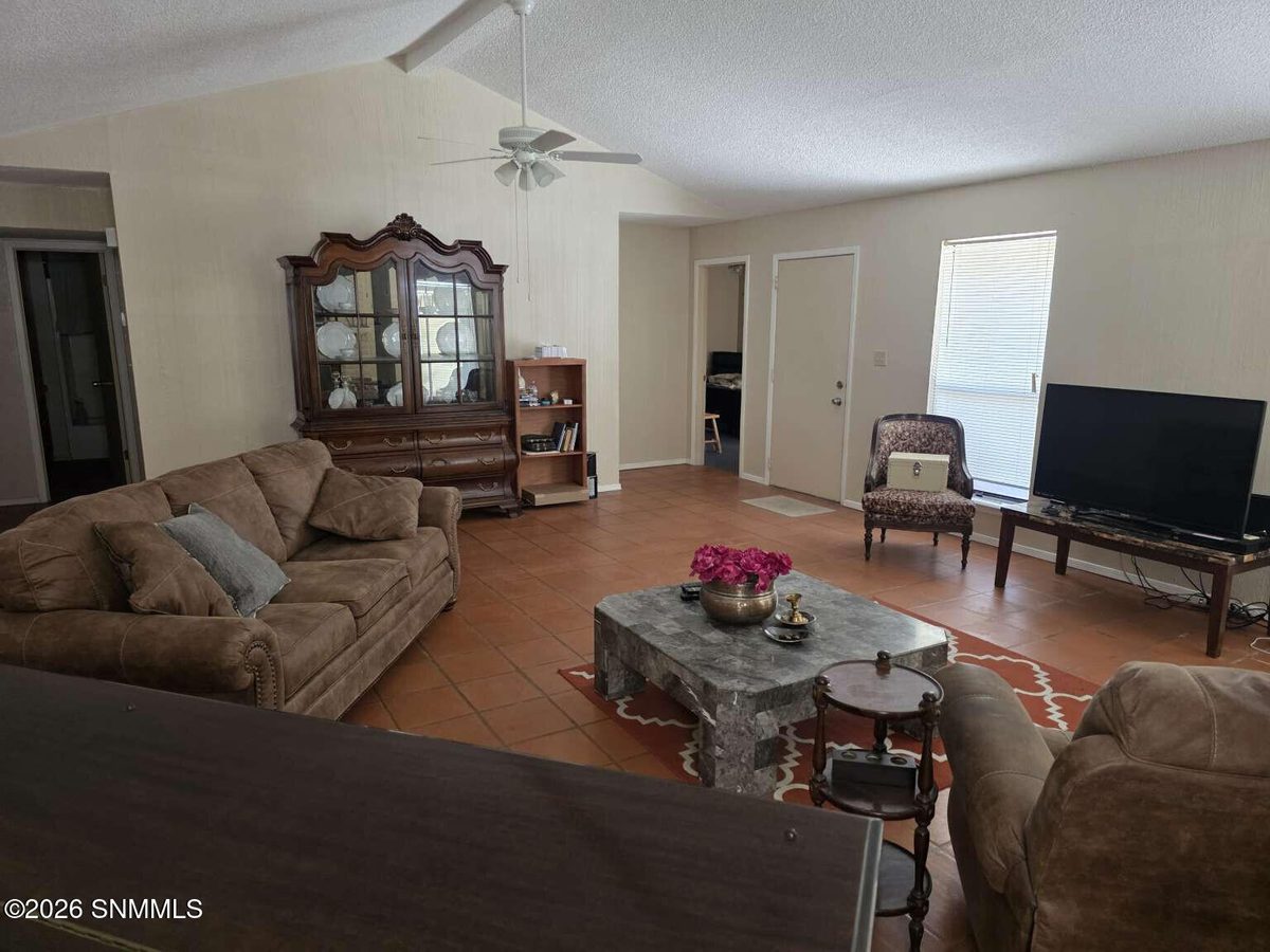 129 Jeweled Mesa Drive, Santa Teresa, NM 88008 photo 9
