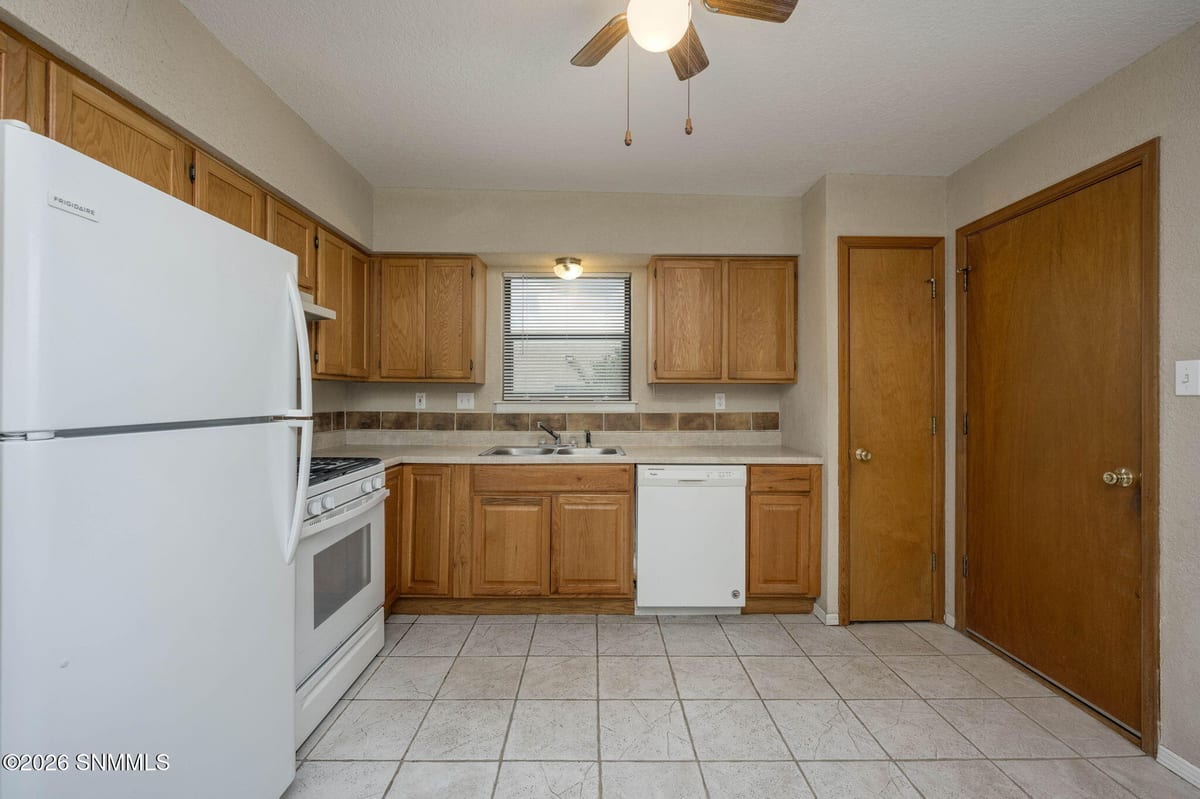 2052 Pinecone Way, Las Cruces, NM 88012 photo 8