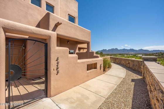 4263 Nambe Court, Las Cruces, NM 88011 photo 2
