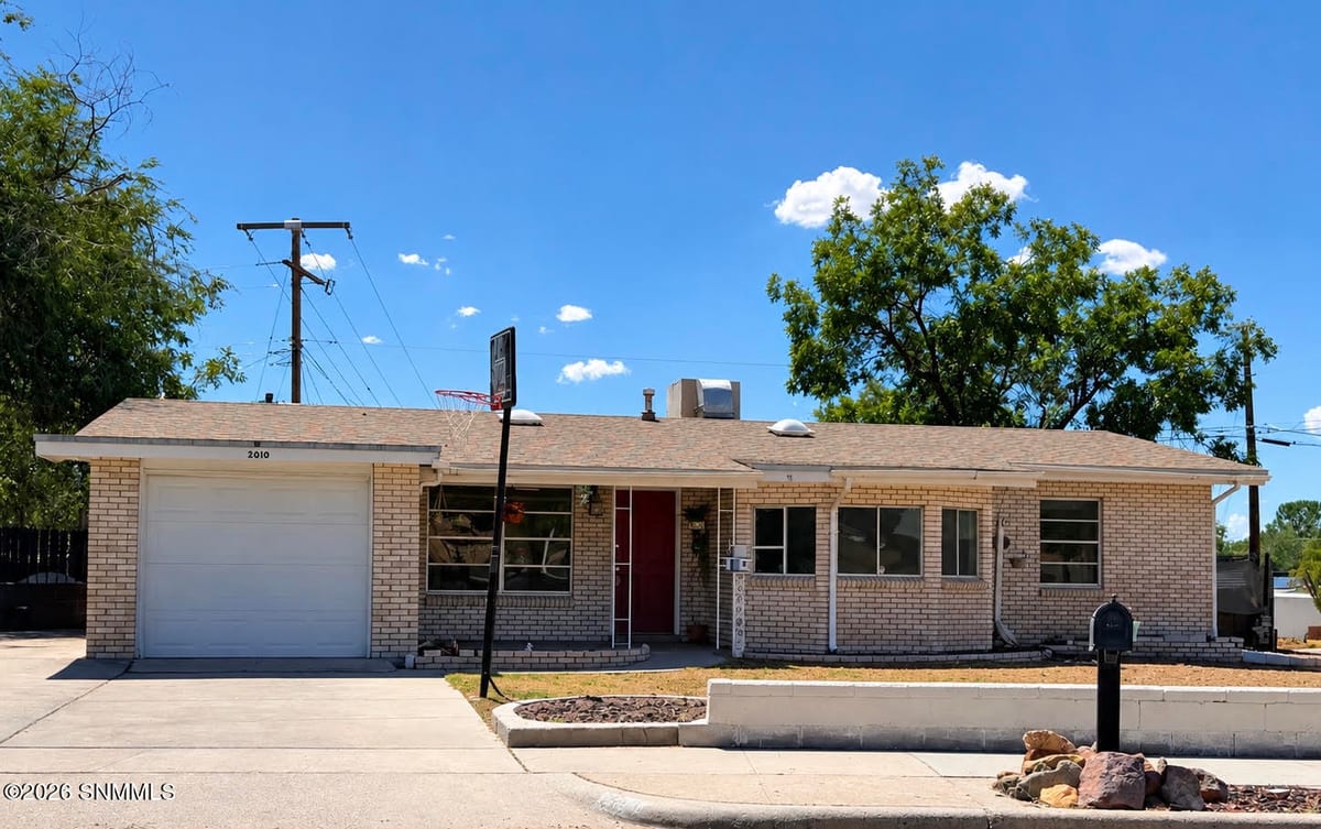 2010 Garrison Road, Las Cruces, NM 88001 photo 1