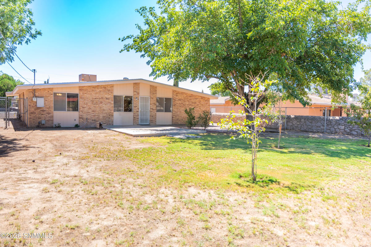 1965 Stanton Avenue, Las Cruces, NM 88001 photo 12