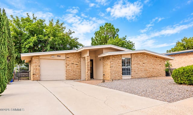 1965 Stanton Avenue, Las Cruces, NM – 3 bedroom, 1,025 sqft single family residence for sale at $240,000
