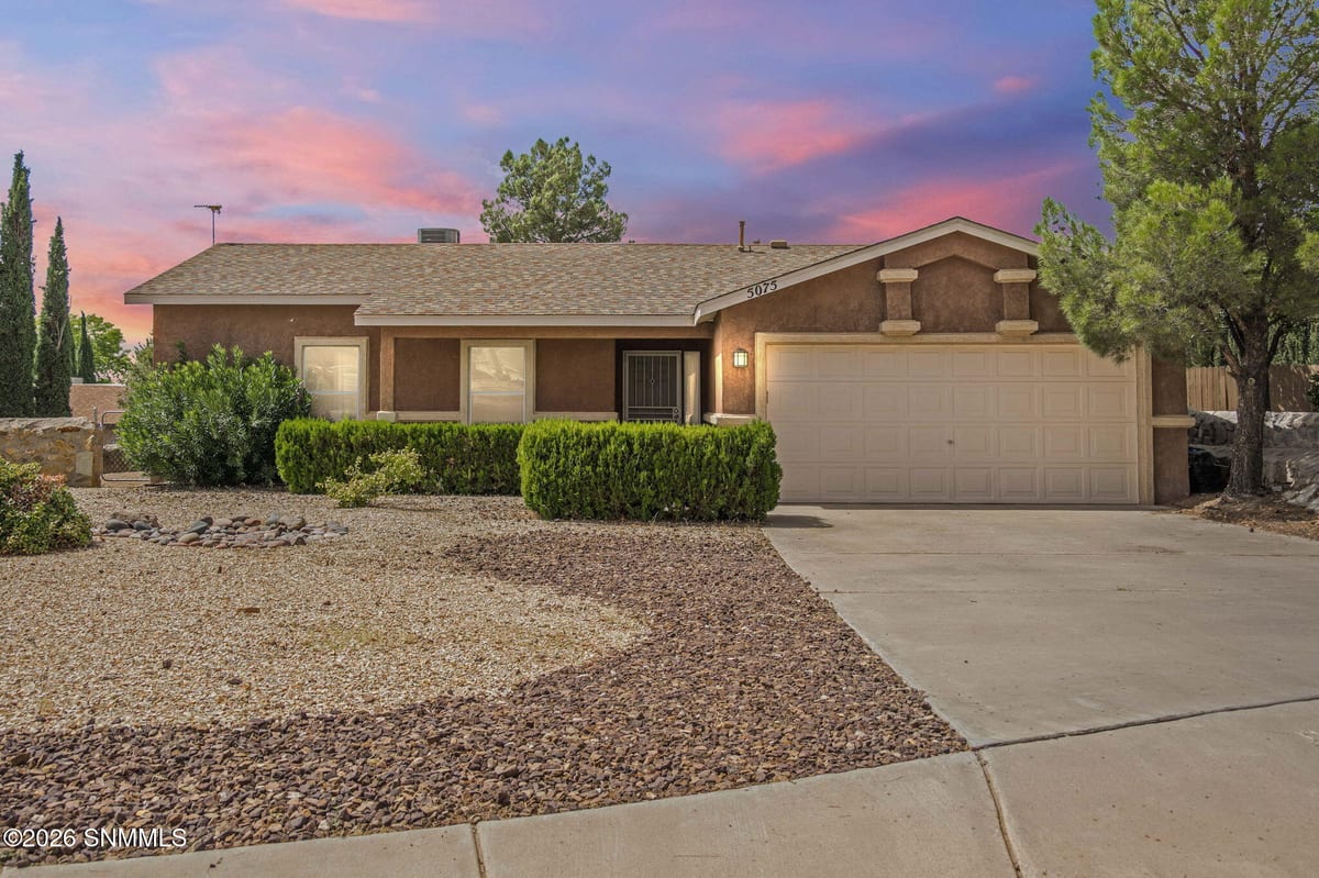 5075 Emerald Street, Las Cruces, NM 88012 photo 1