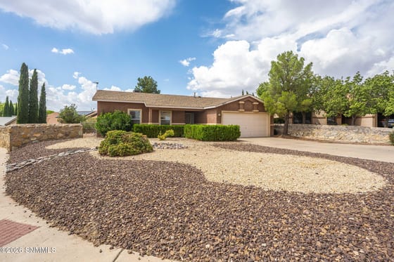 5075 Emerald Street, Las Cruces, NM 88012 photo 2