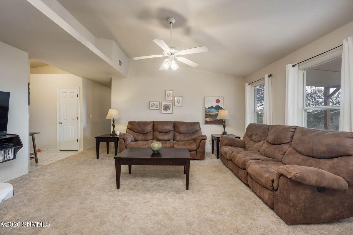 5075 Emerald Street, Las Cruces, NM 88012 photo 7