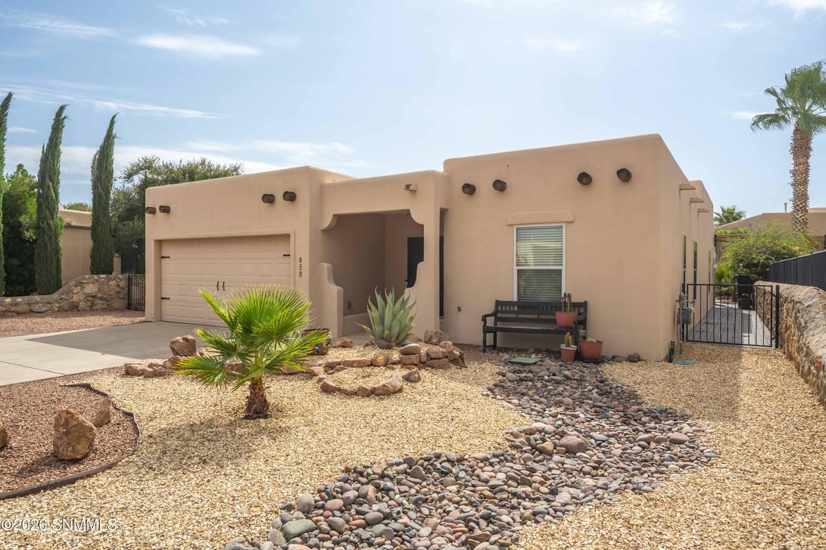 650 Cedardale Loop, Las Cruces, NM 88005 photo 1