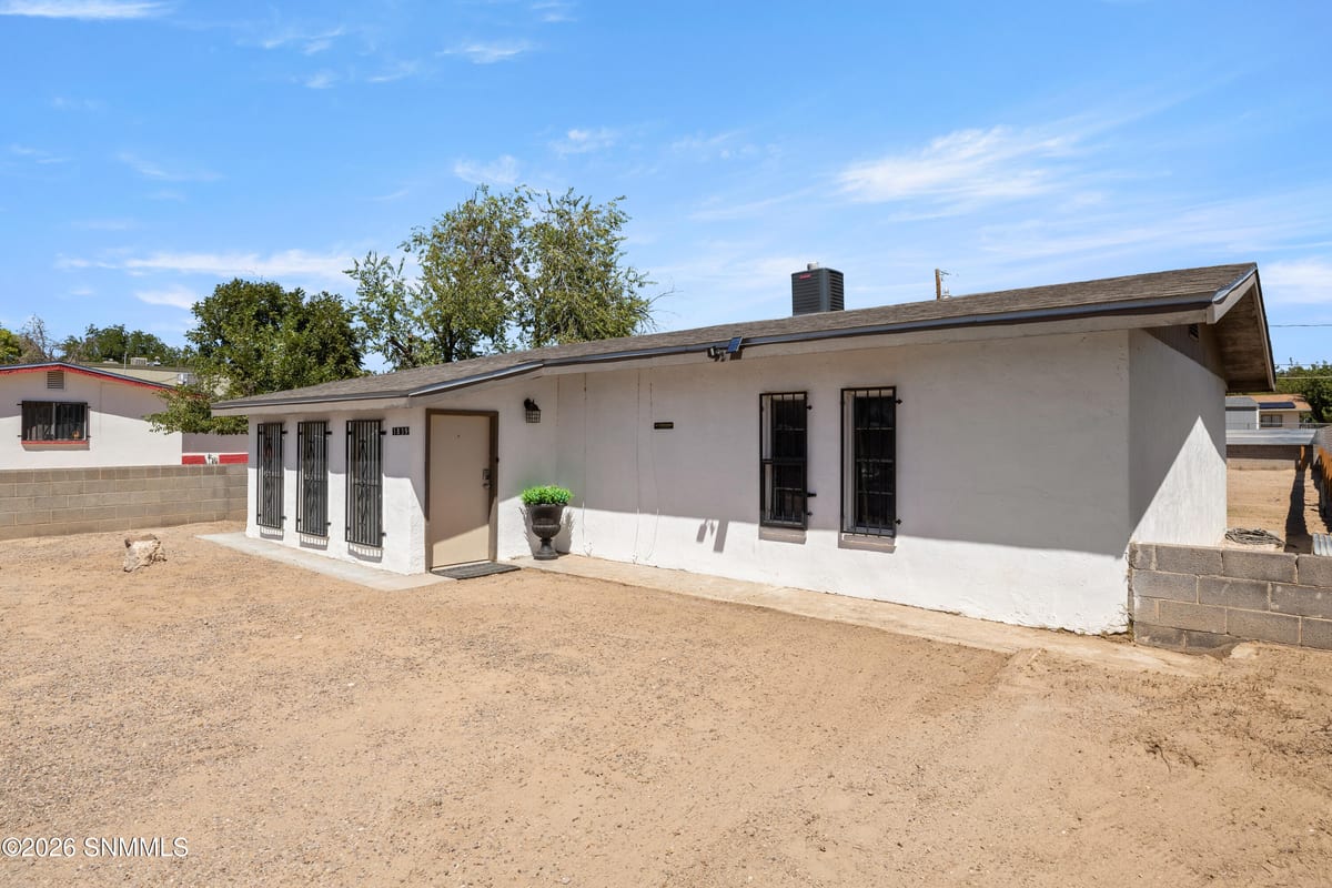 1839 Paxton Street, Las Cruces, NM 88001 photo 2