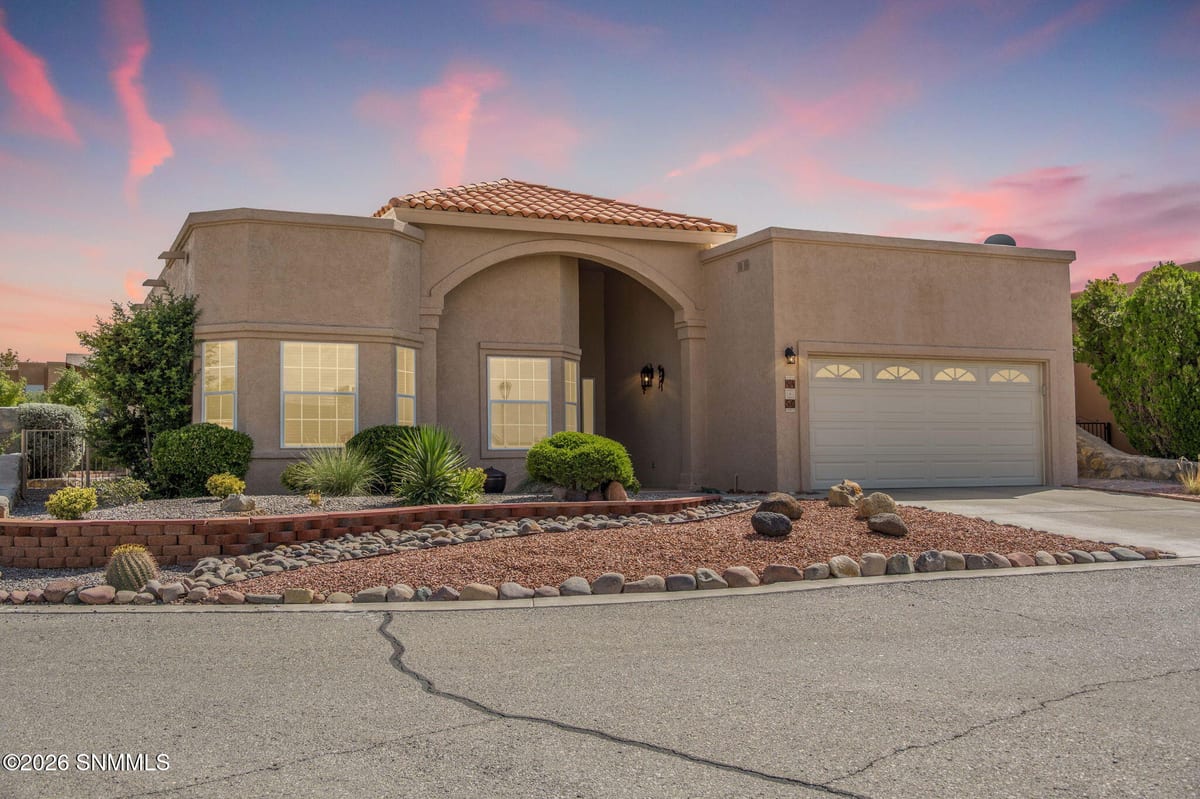 4450 Los Arboles Drive, Las Cruces, NM 88011 photo 2