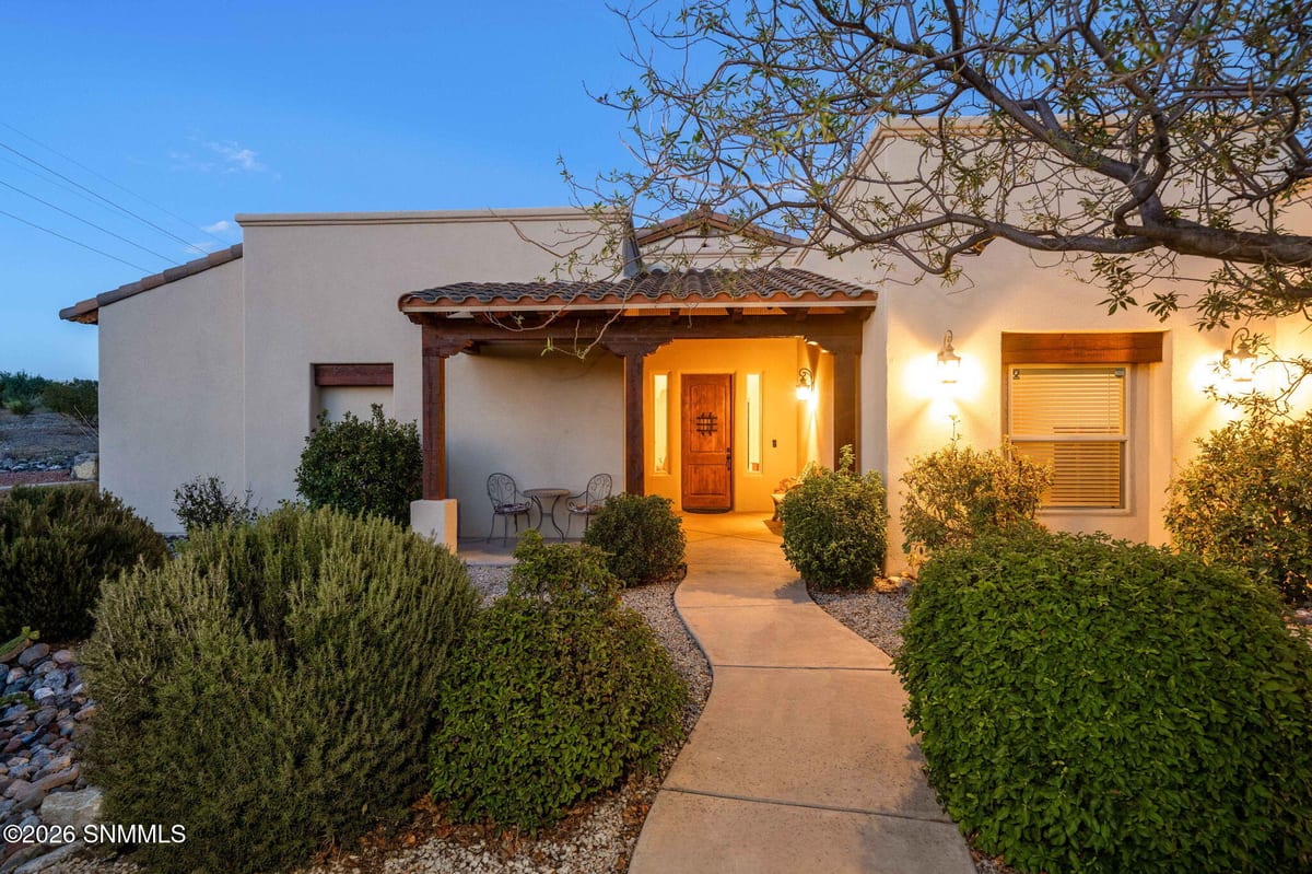 6006 Lazo Del Sur, Las Cruces, NM 88011 photo 3