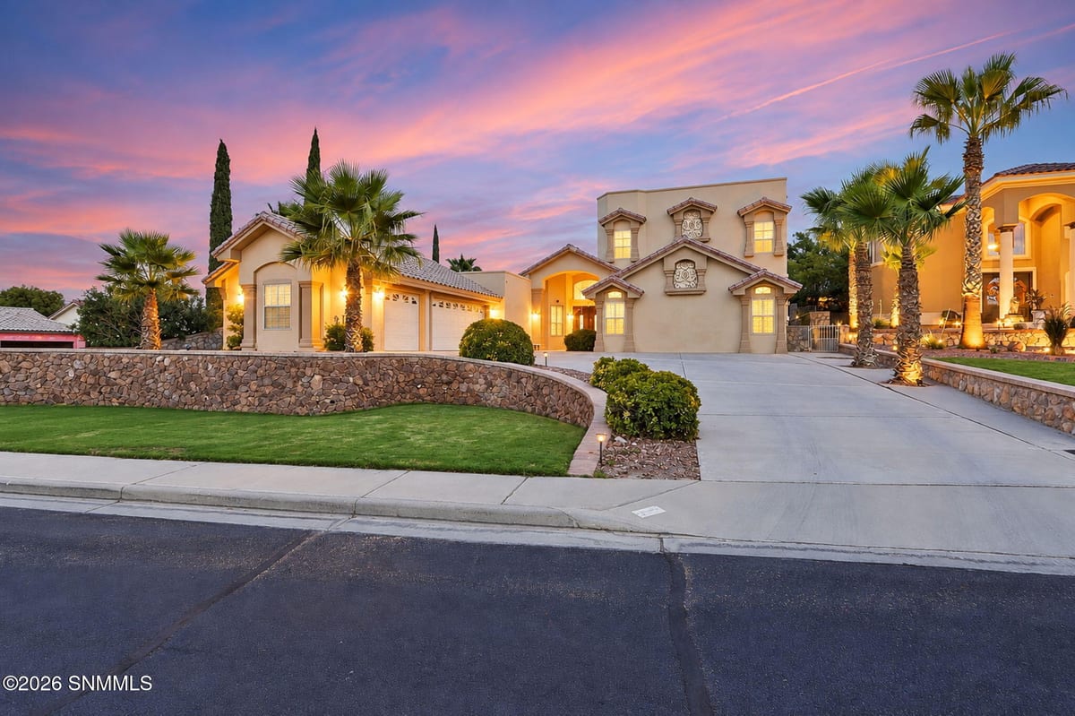 115 Crested Peak, Santa Teresa, NM 88008 photo 1