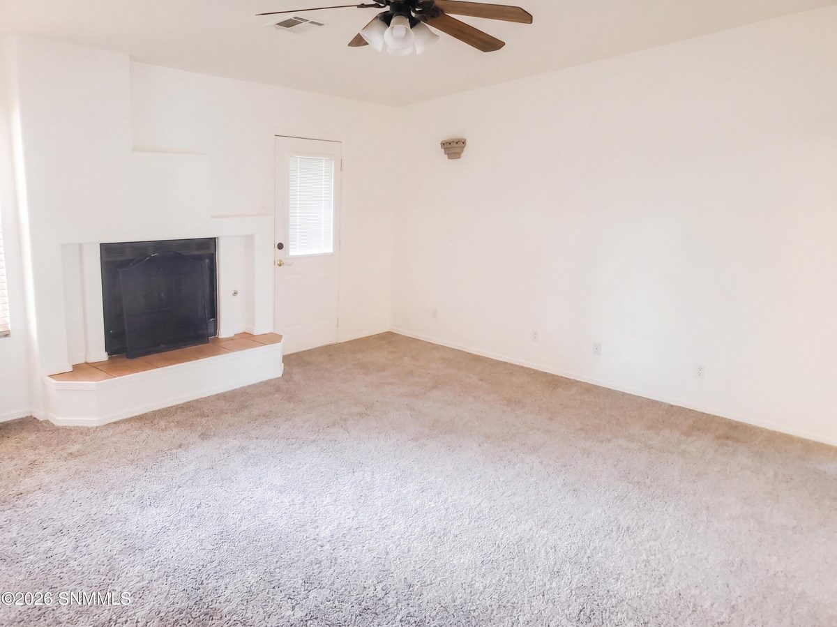 1039 Aguilera Court, Las Cruces, NM 88007 photo 3