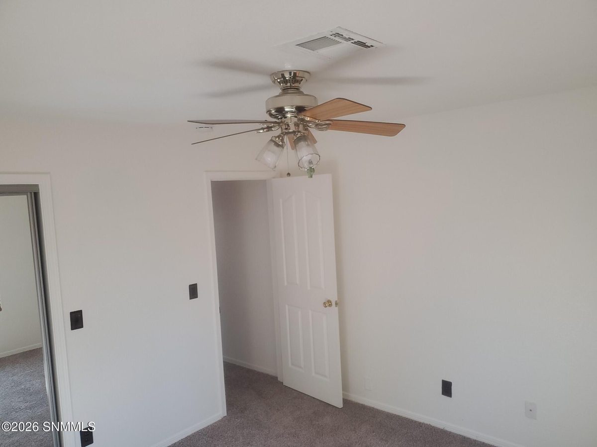 1039 Aguilera Court, Las Cruces, NM 88007 photo 4