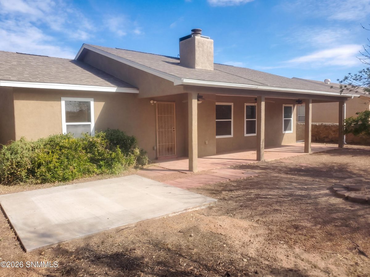 1039 Aguilera Court, Las Cruces, NM 88007 photo 5