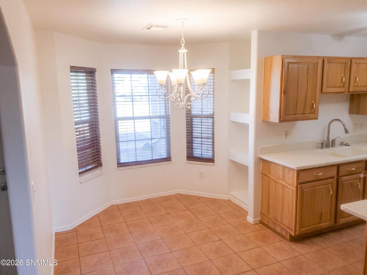 1039 Aguilera Court, Las Cruces, NM 88007 photo 7