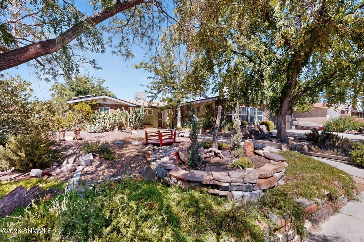 1915 Myrtle Avenue, Las Cruces, NM 88001 photo 3