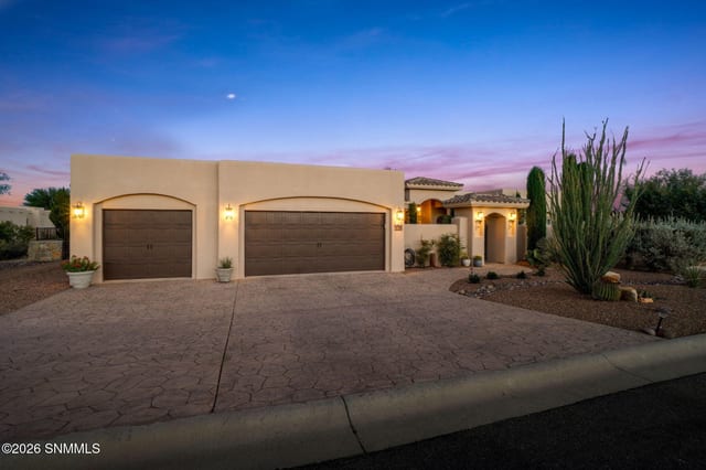 8052 Renoir Loop, Las Cruces, NM – 3 bedroom, 3,305 sqft single family residence for sale at $750,000