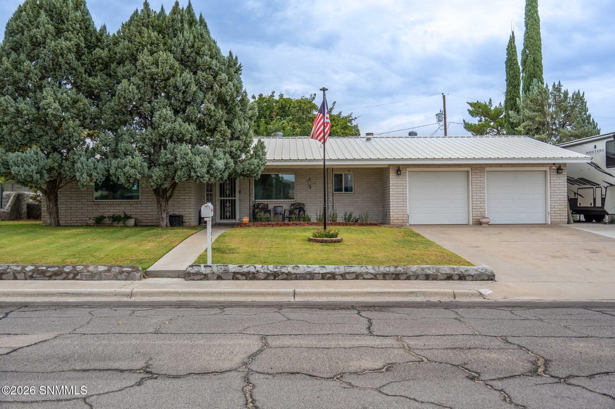 1837 Fairway Circle, Las Cruces, NM 88011 photo 1