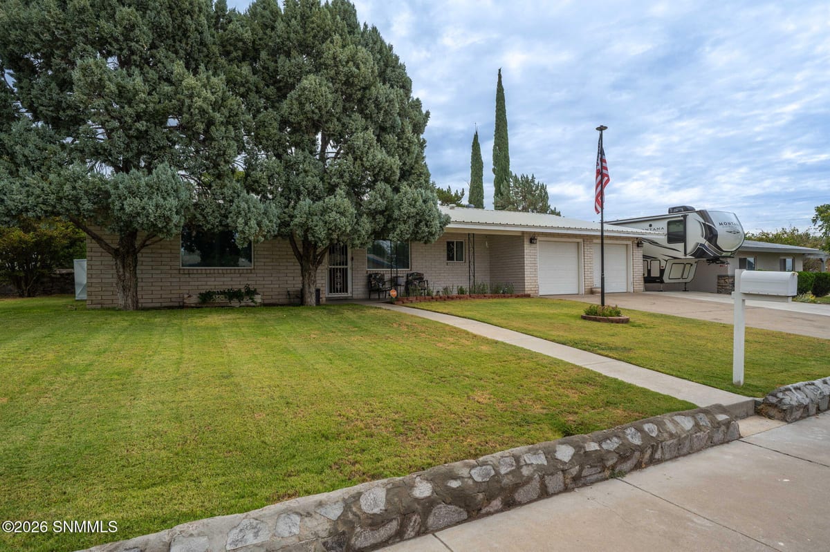 1837 Fairway Circle, Las Cruces, NM 88011 photo 2