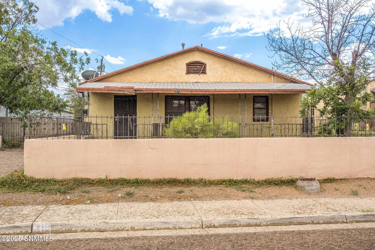 419 E Miranda Avenue, Las Cruces, NM 88001 photo 1